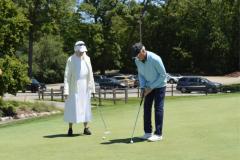 putt-against-a-sister-3